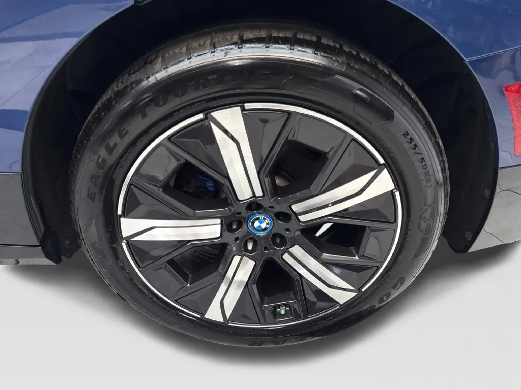 BMW iX photo 85