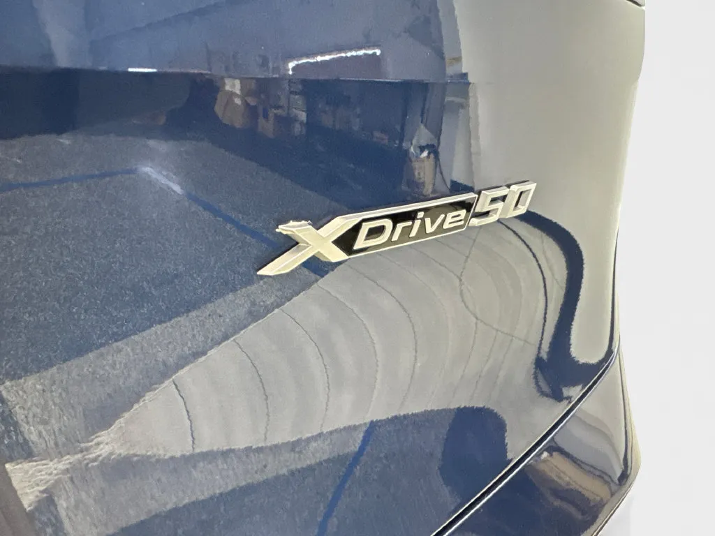 BMW iX photo 26