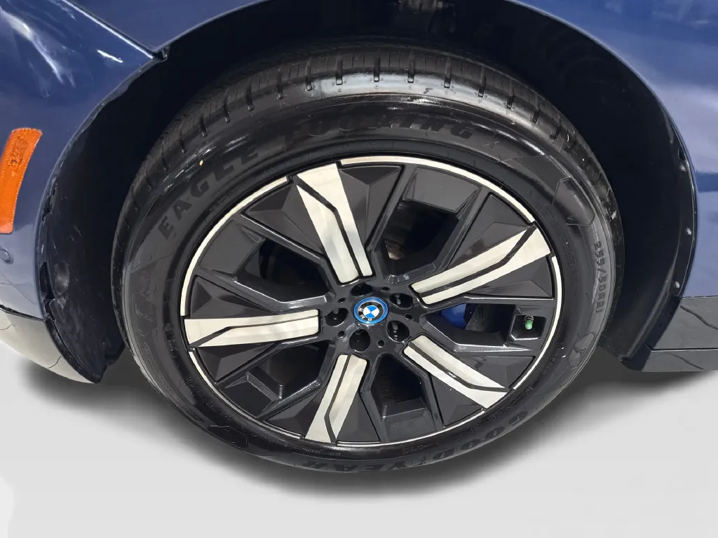 BMW iX photo 86