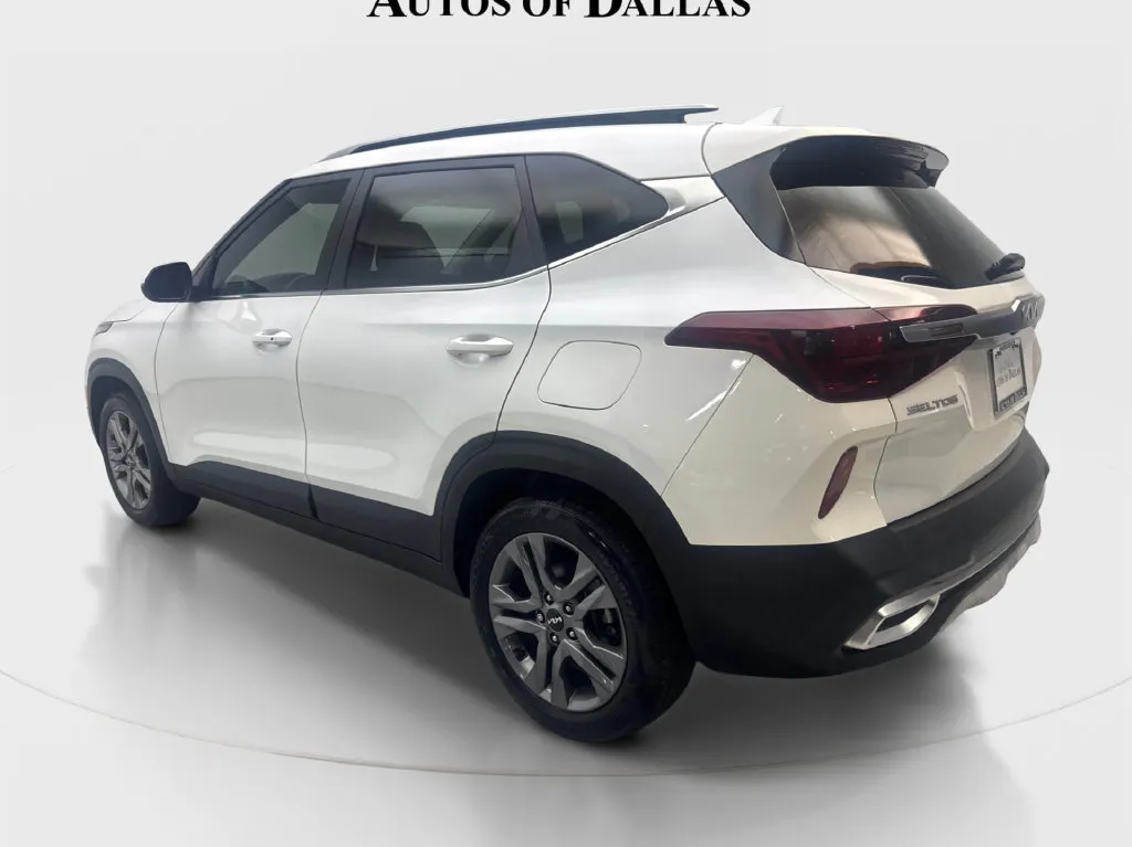 Kia Seltos photo 10