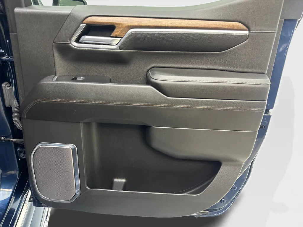 Chevrolet Silverado photo 45