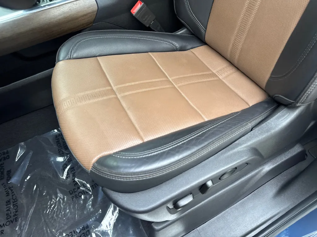 Chevrolet Silverado photo 32