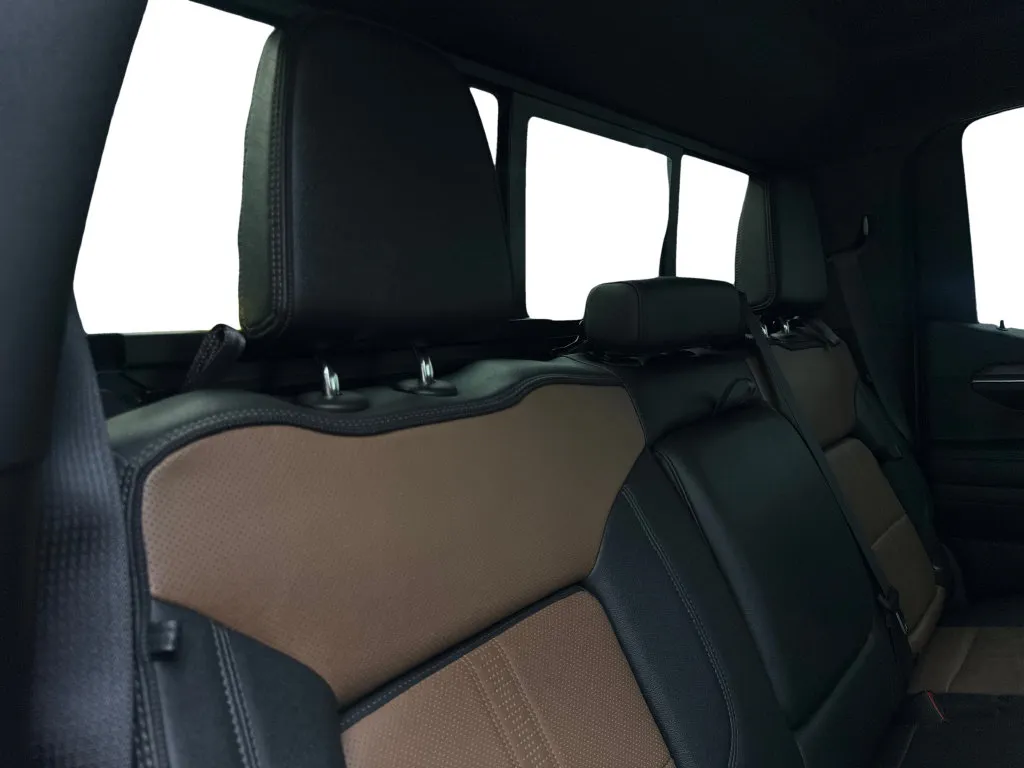 Chevrolet Silverado photo 43