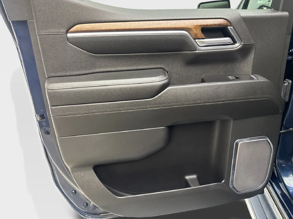 Chevrolet Silverado photo 40