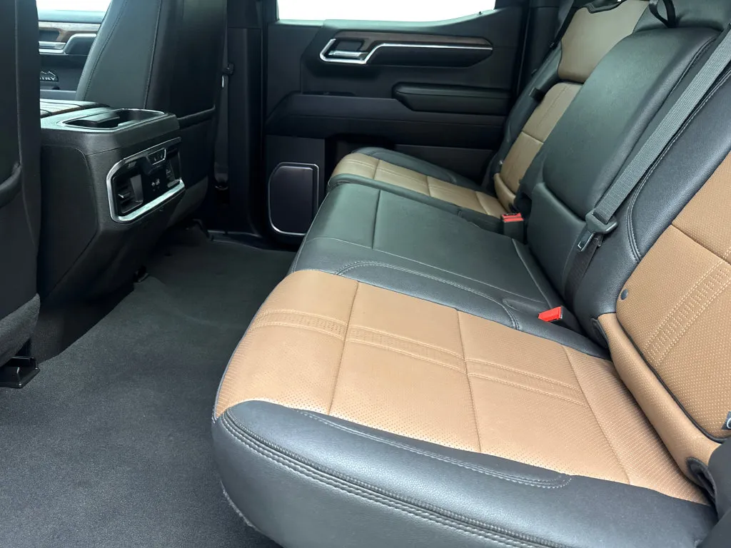 Chevrolet Silverado photo 36
