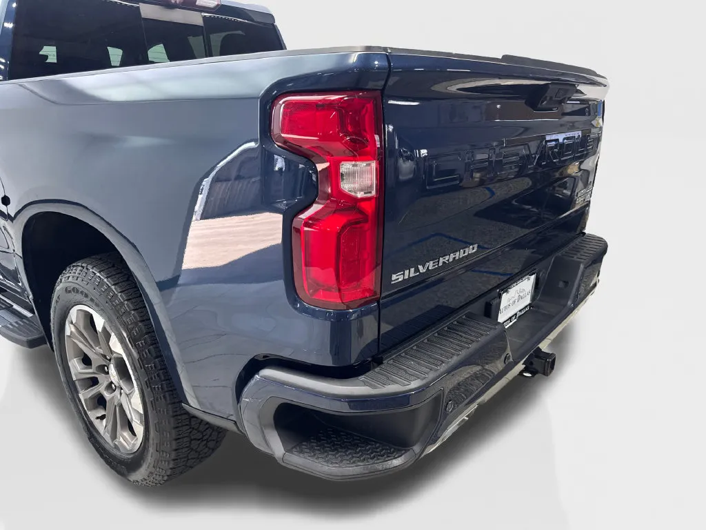 Chevrolet Silverado photo 21