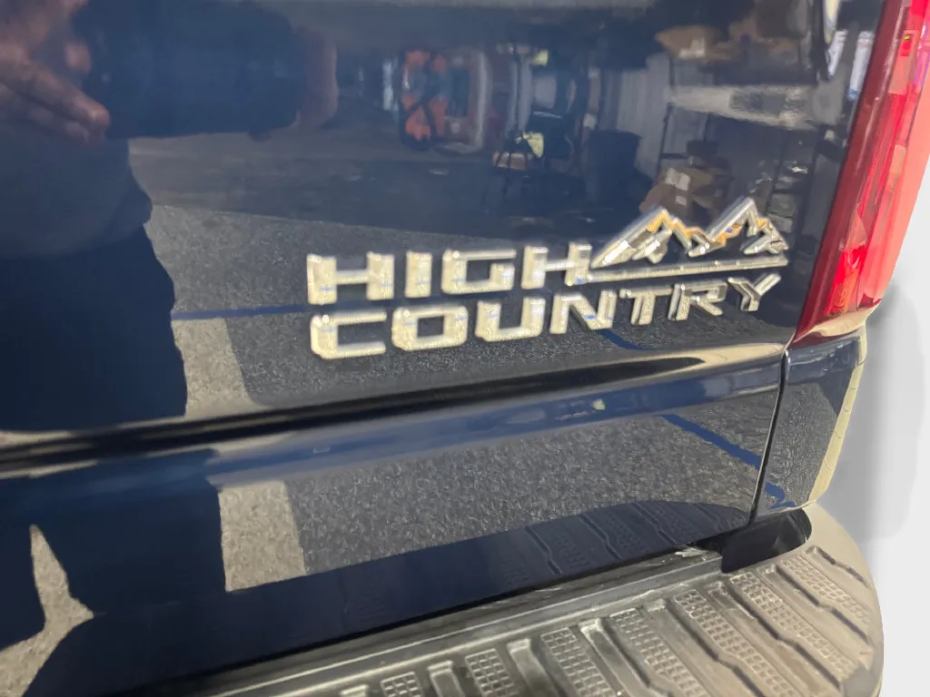 Chevrolet Silverado photo 26