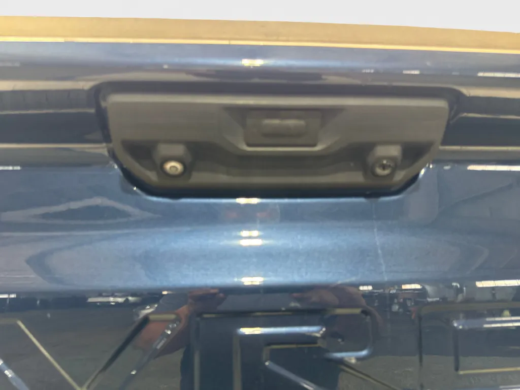 Chevrolet Silverado photo 27
