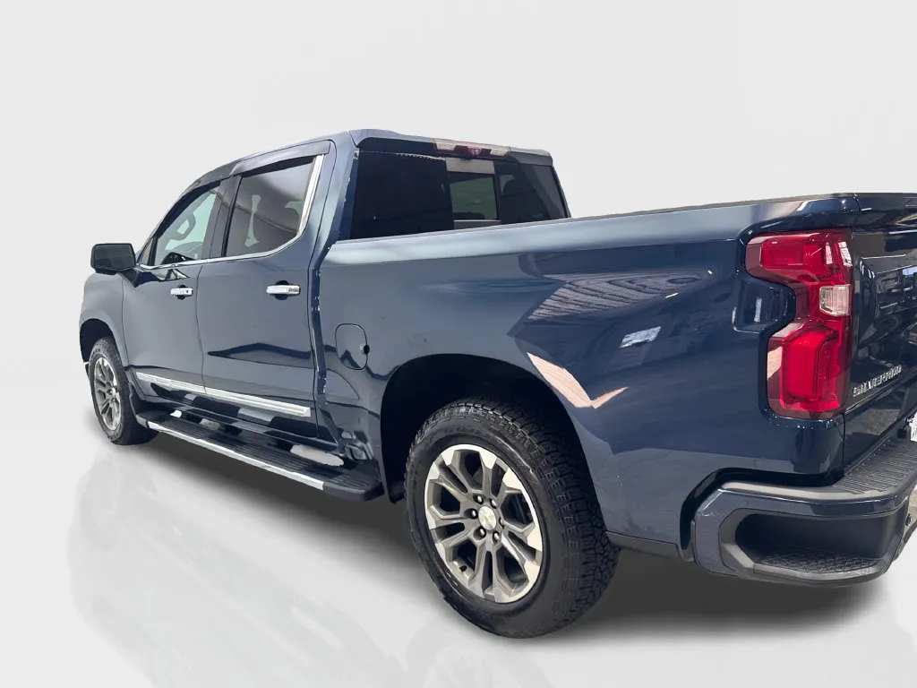 Chevrolet Silverado photo 16