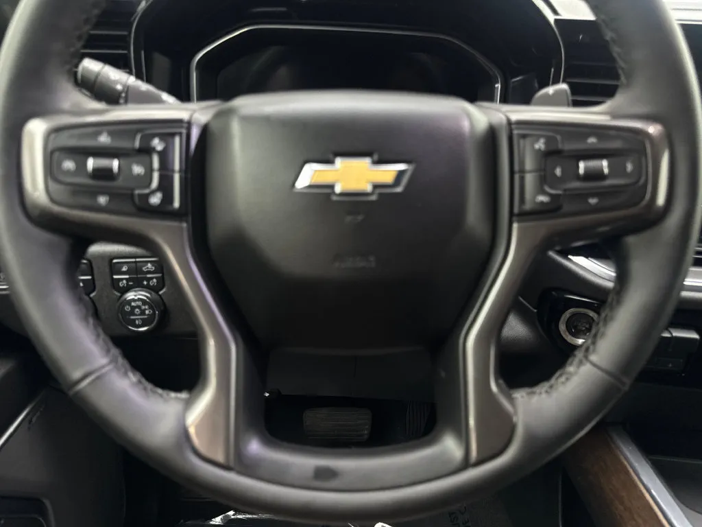 Chevrolet Silverado photo 60