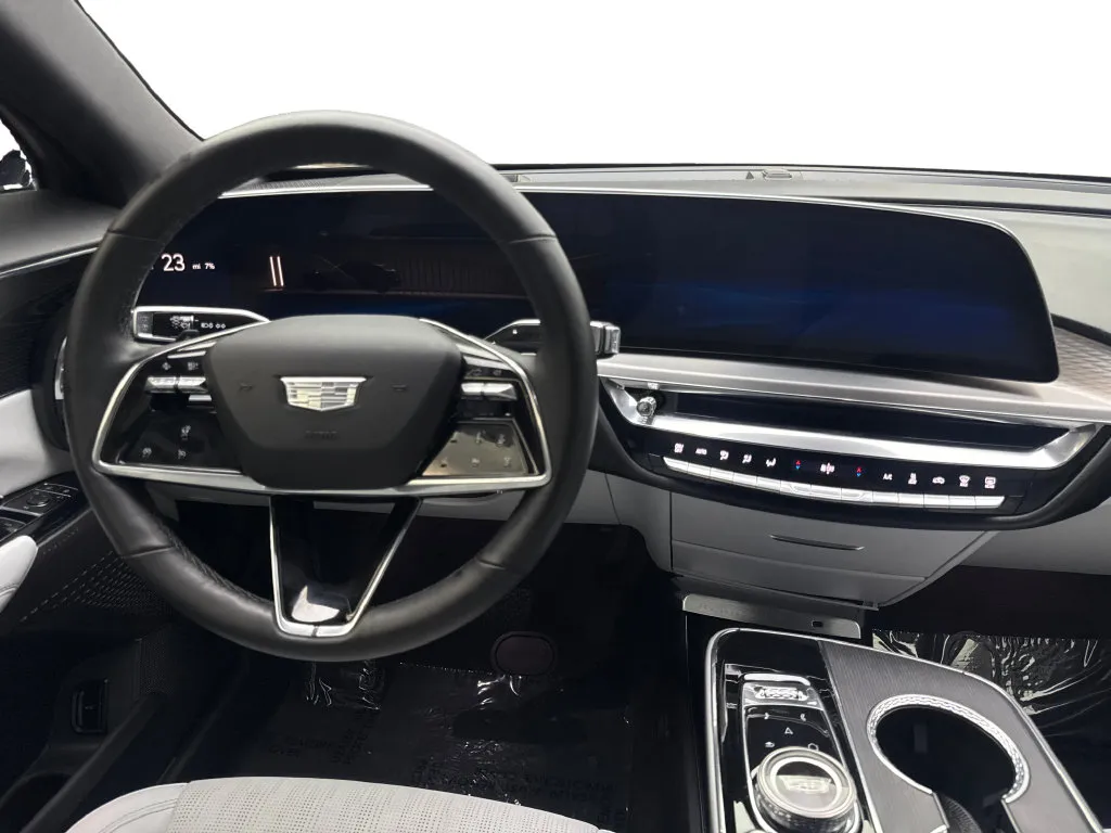Cadillac Lyriq photo 54