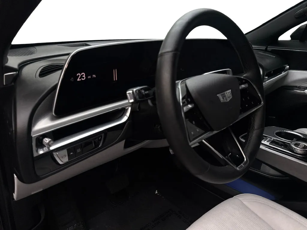 Cadillac Lyriq photo 51