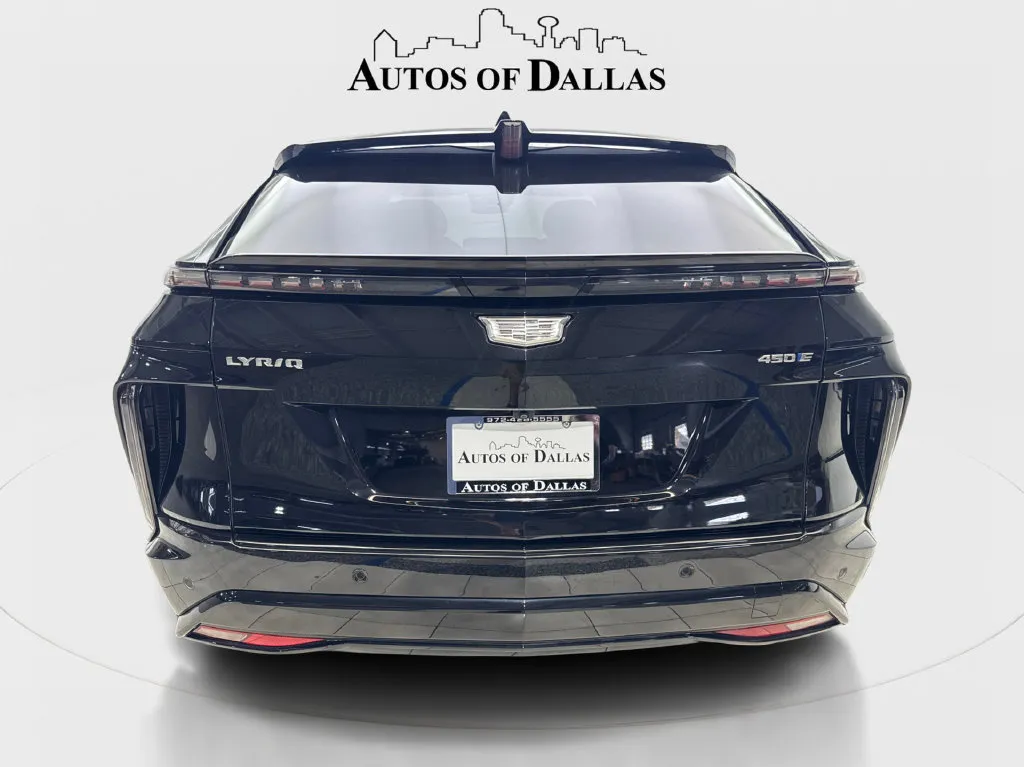 Cadillac Lyriq photo 8