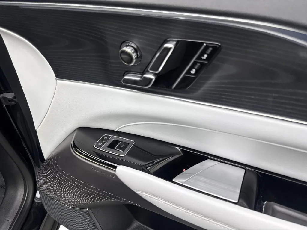 Cadillac Lyriq photo 50