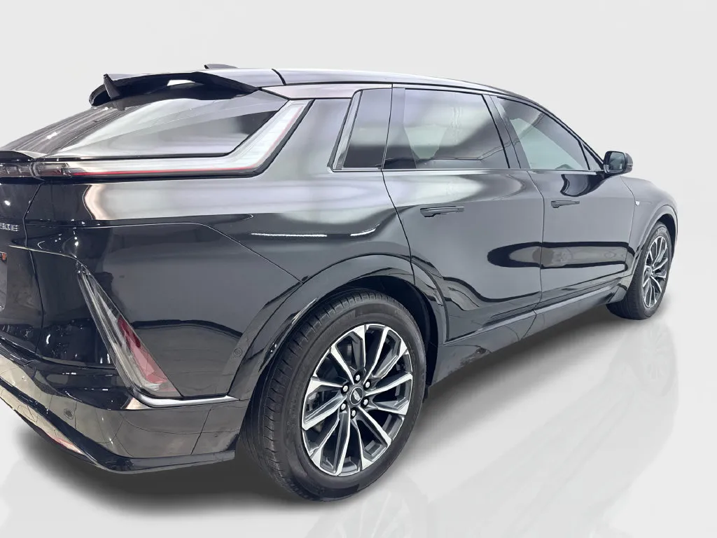 Cadillac Lyriq photo 15