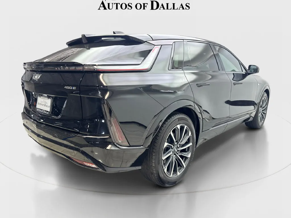 Cadillac Lyriq photo 7