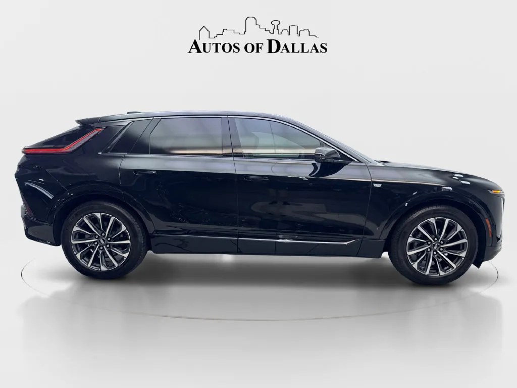 Cadillac Lyriq photo 11