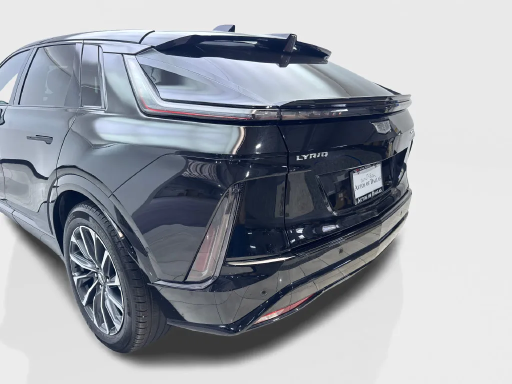 Cadillac Lyriq photo 21