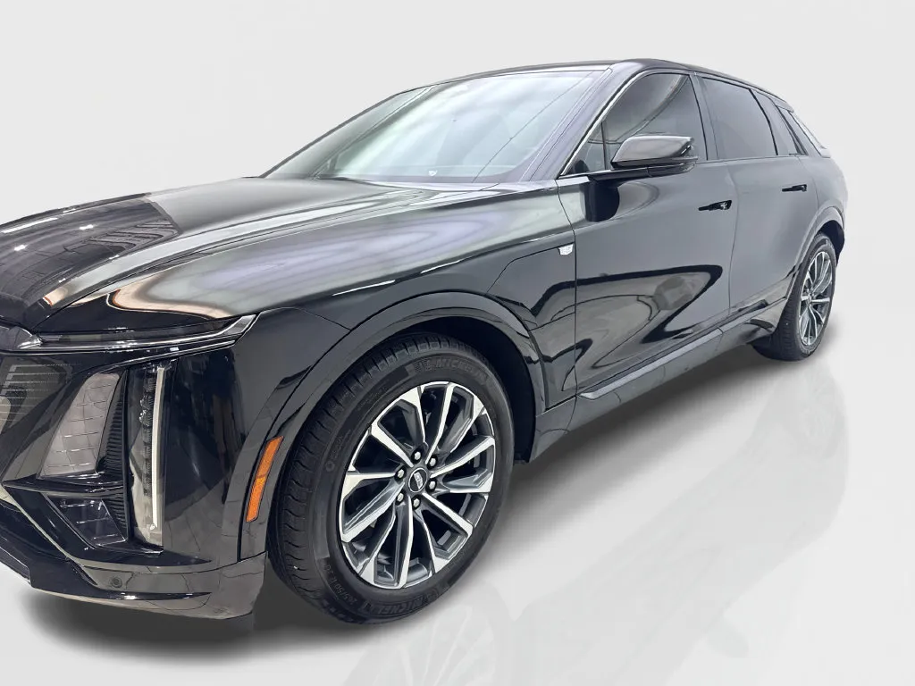 Cadillac Lyriq photo 12