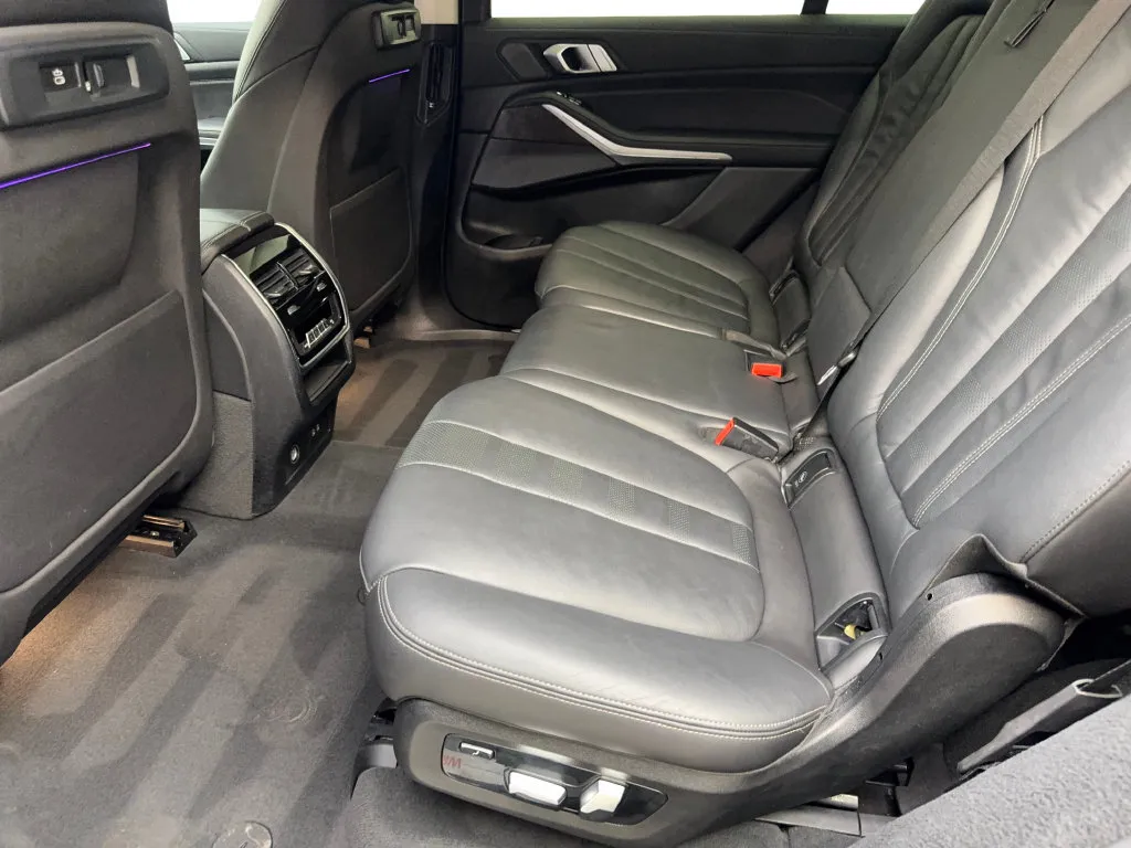 BMW X7 photo 36