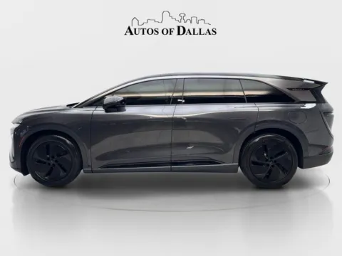 More photos of 2026 Lucid Gravity Touring at Autos of Dallas - Irving, TX
