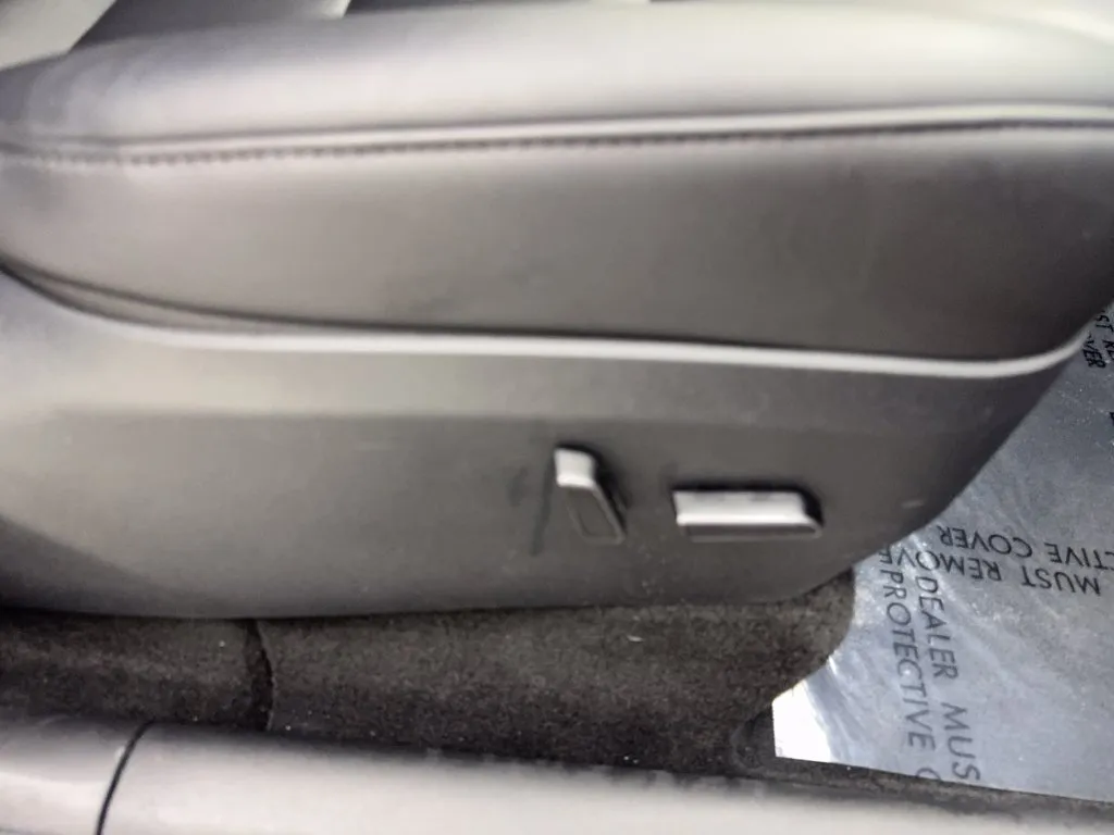 Tesla Model Y photo 49