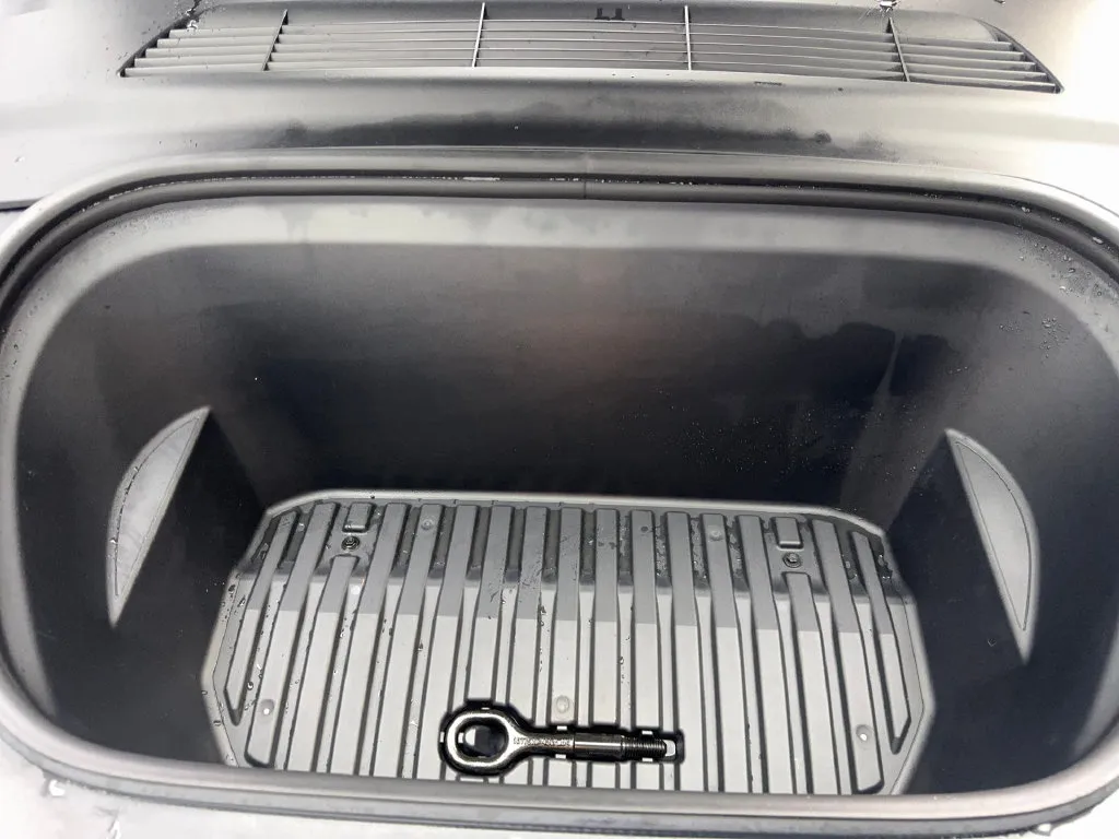 Tesla Model Y photo 78