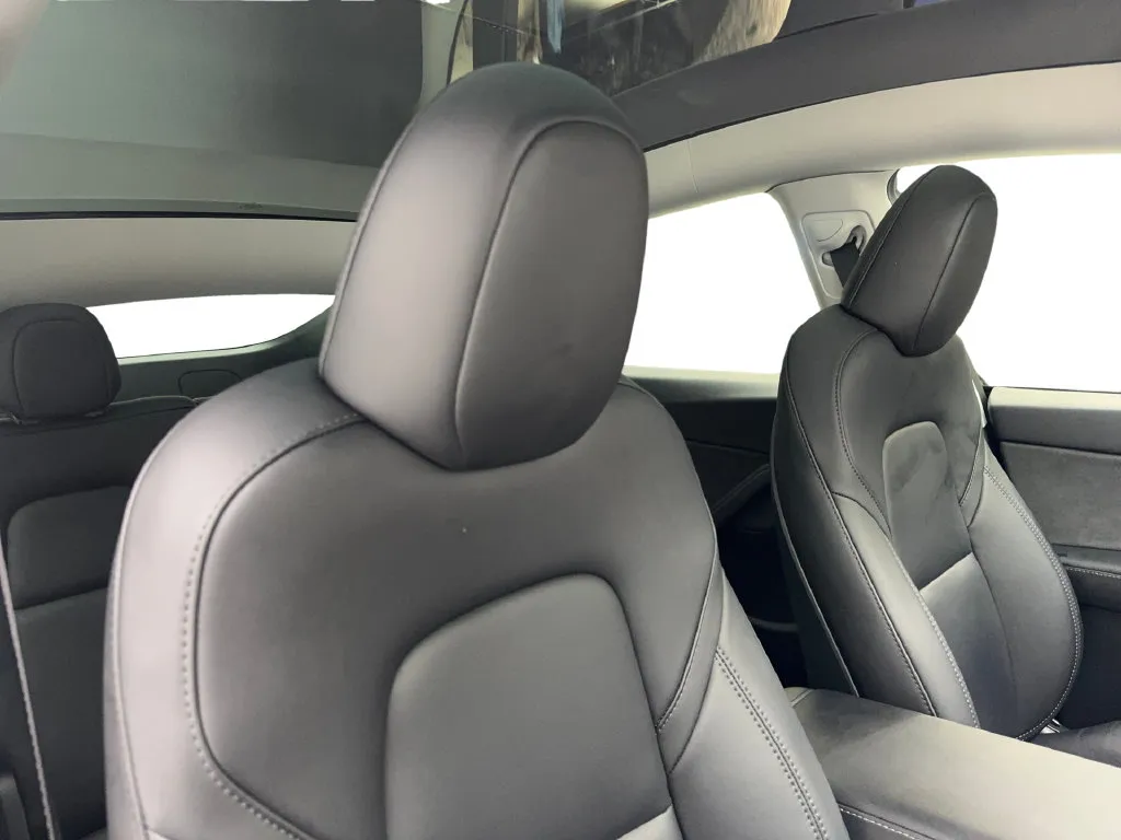 Tesla Model Y photo 47