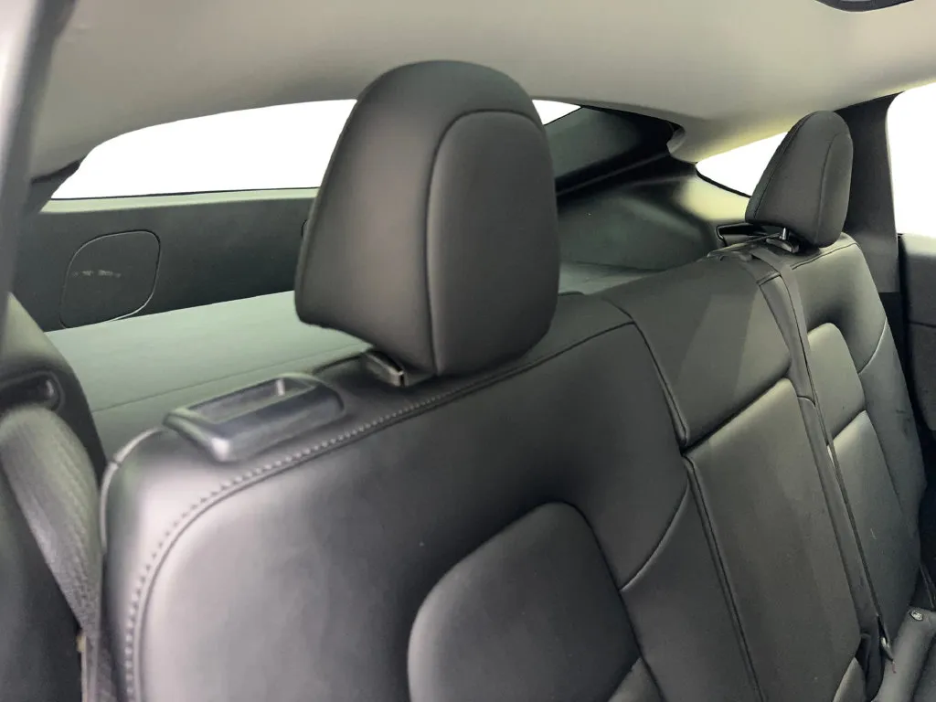 Tesla Model Y photo 42