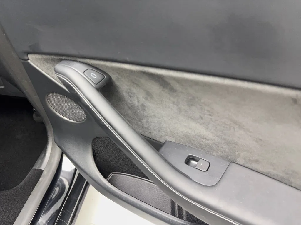 Tesla Model Y photo 45