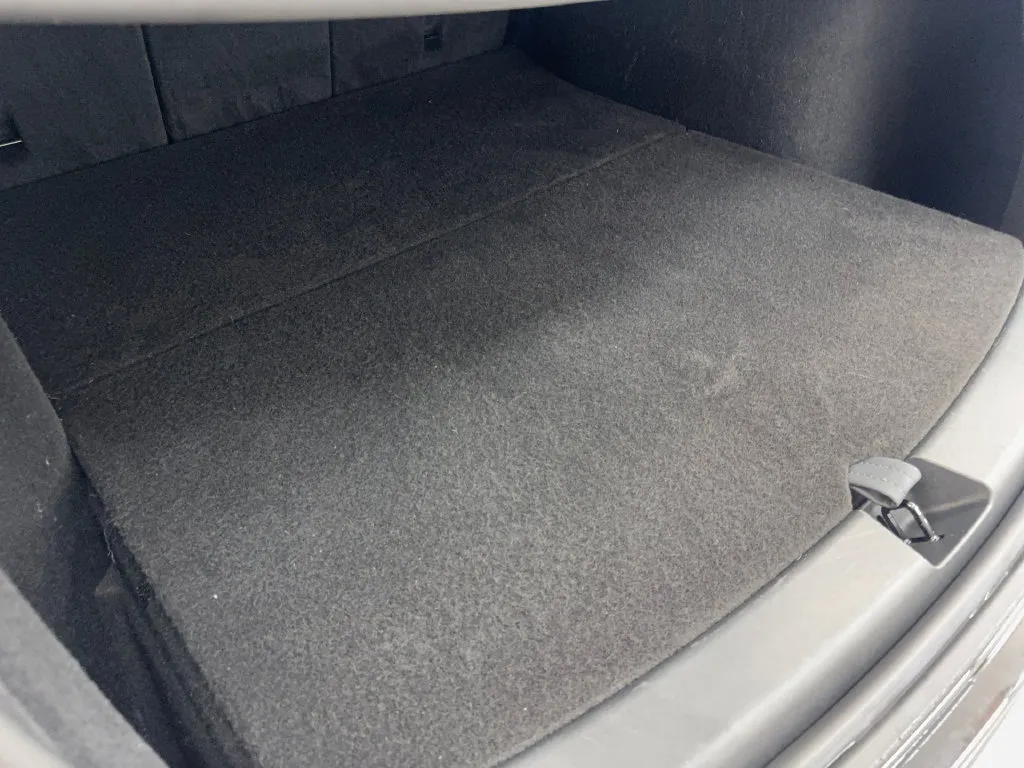 Tesla Model Y photo 82