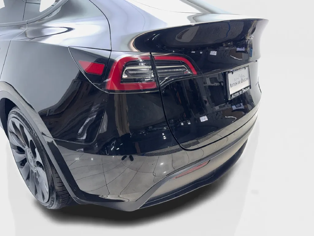 Tesla Model Y photo 21