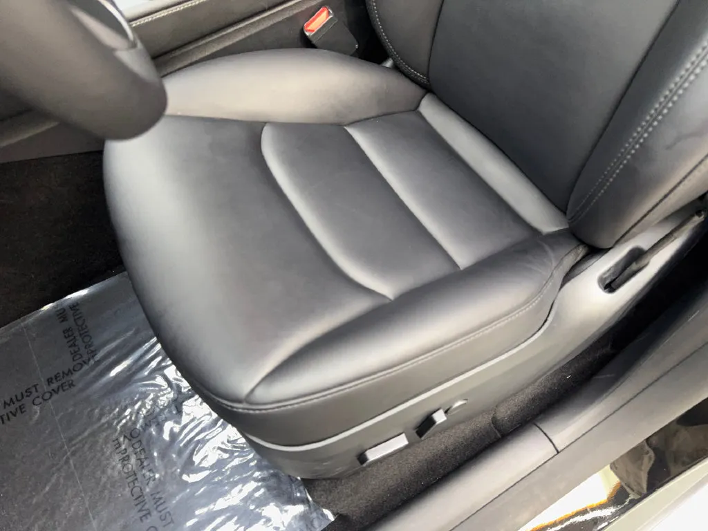 Tesla Model Y photo 30