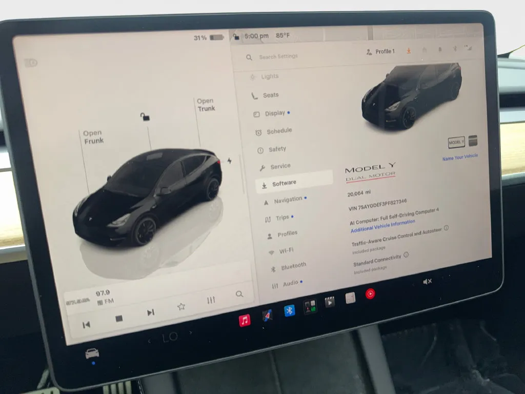 Tesla Model Y photo 63