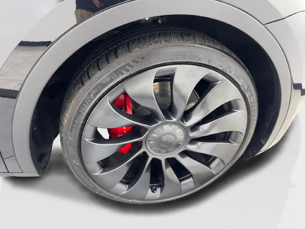Tesla Model Y photo 86