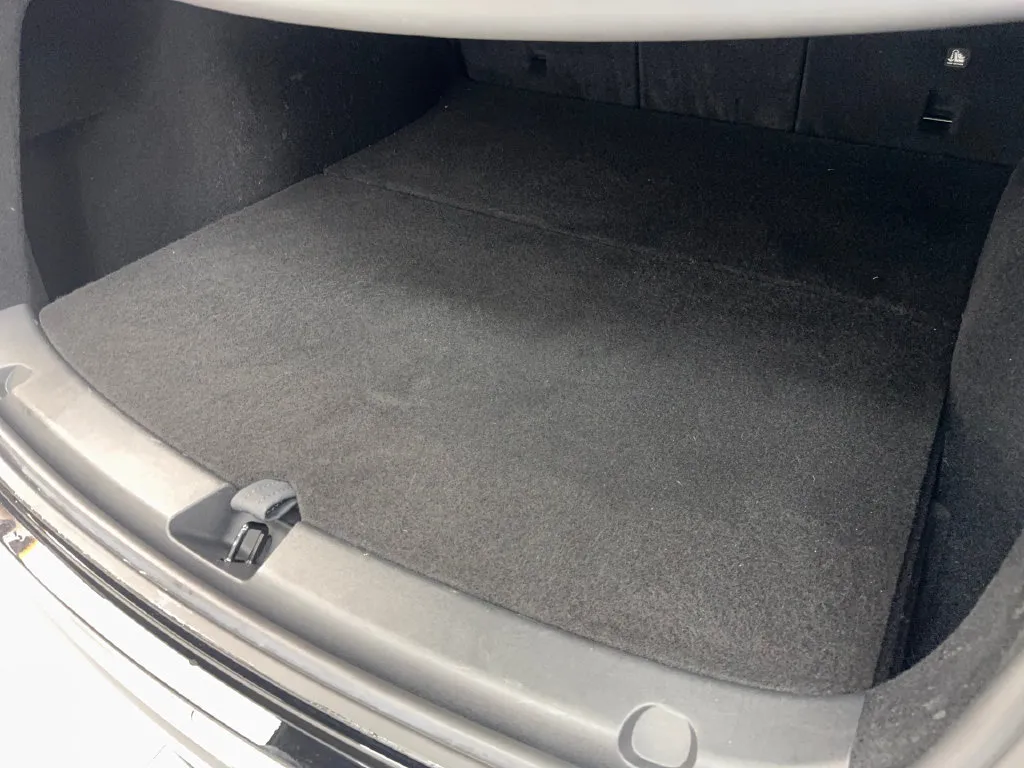 Tesla Model Y photo 81