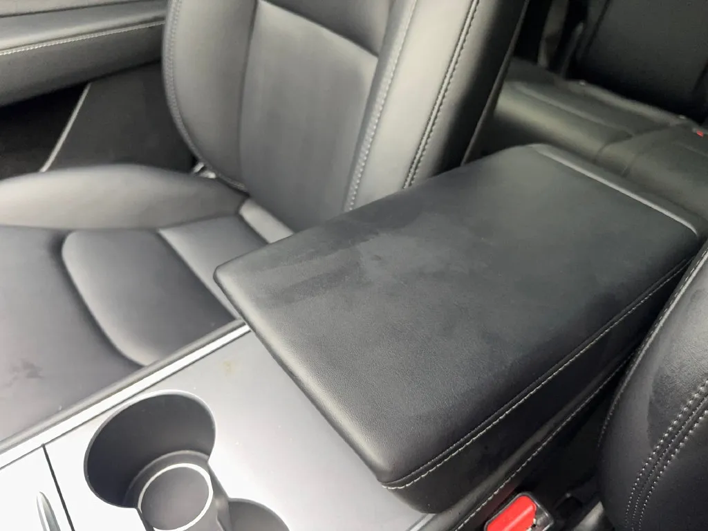 Tesla Model Y photo 70