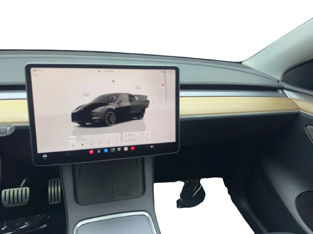 Tesla Model Y photo 56