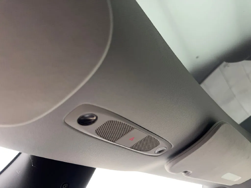 Tesla Model Y photo 76