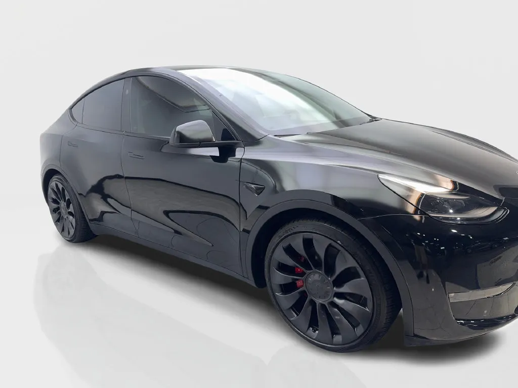 Tesla Model Y photo 14