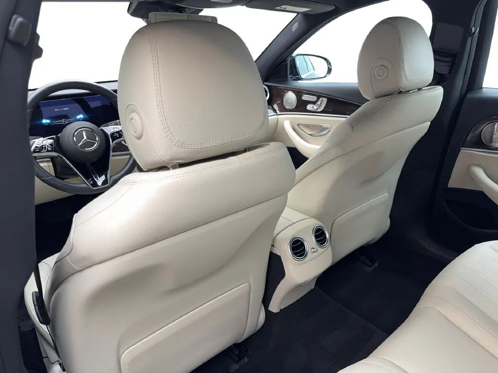 Mercedes-Benz E-Class photo 35