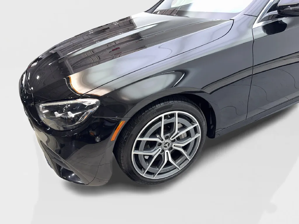Mercedes-Benz E-Class photo 20