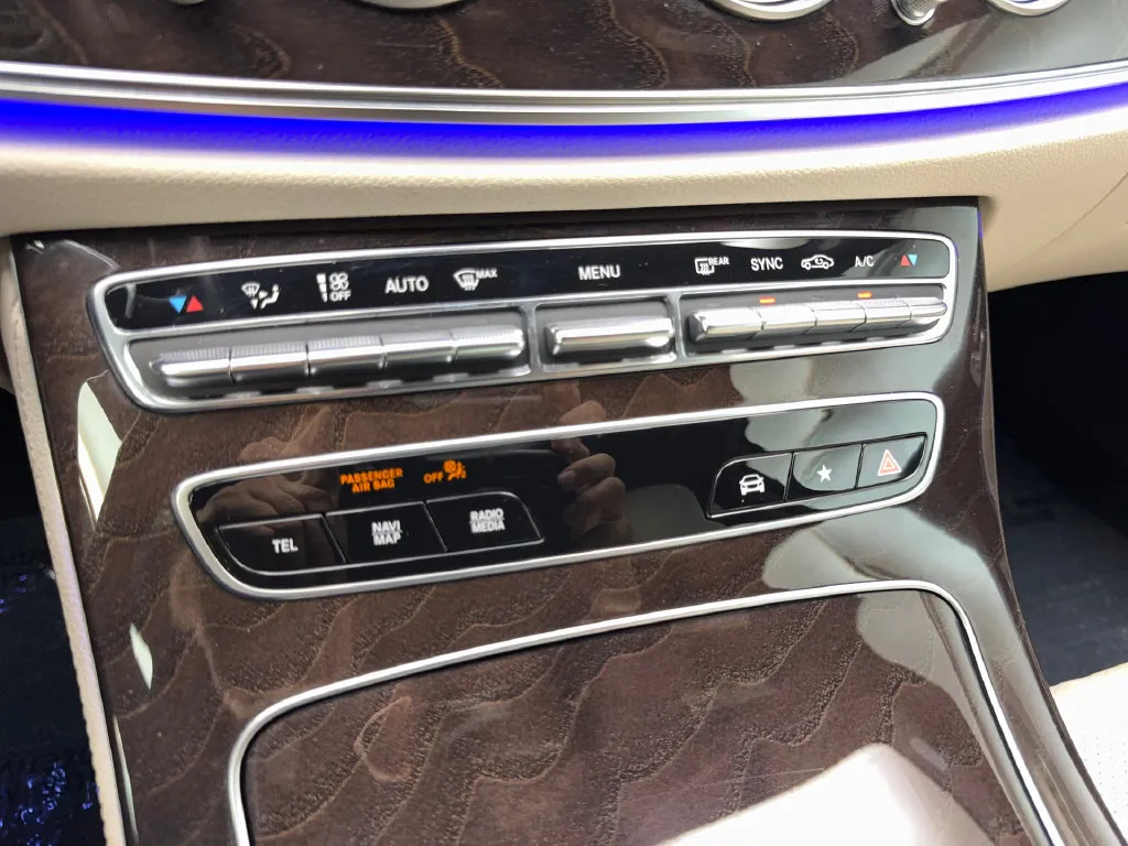 Mercedes-Benz E-Class photo 65