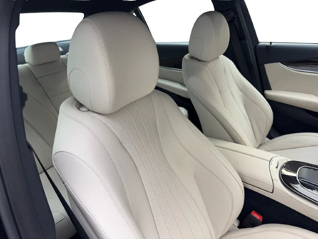 Mercedes-Benz E-Class photo 45