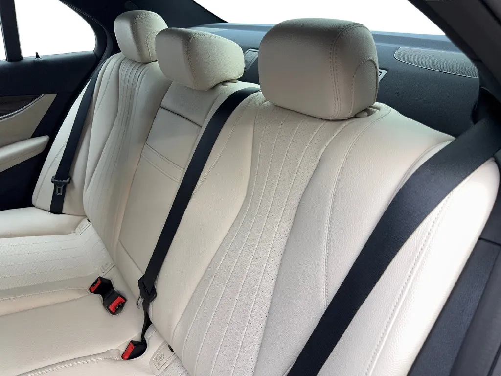 Mercedes-Benz E-Class photo 34