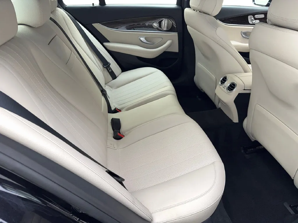 Mercedes-Benz E-Class photo 39