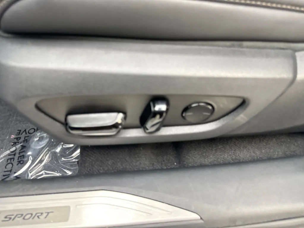 Lexus RX photo 32