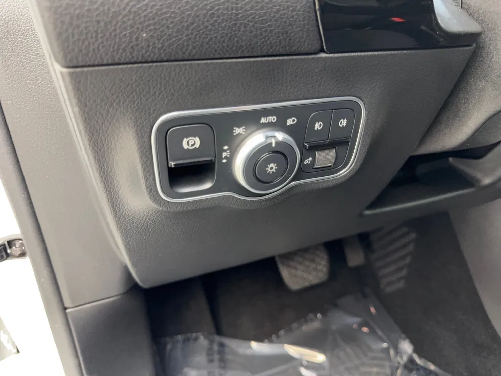 Mercedes-Benz GLA photo 53
