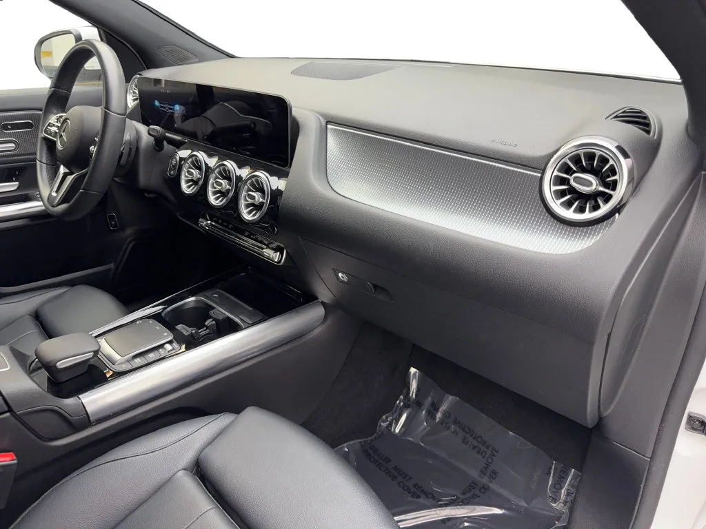 Mercedes-Benz GLA photo 50