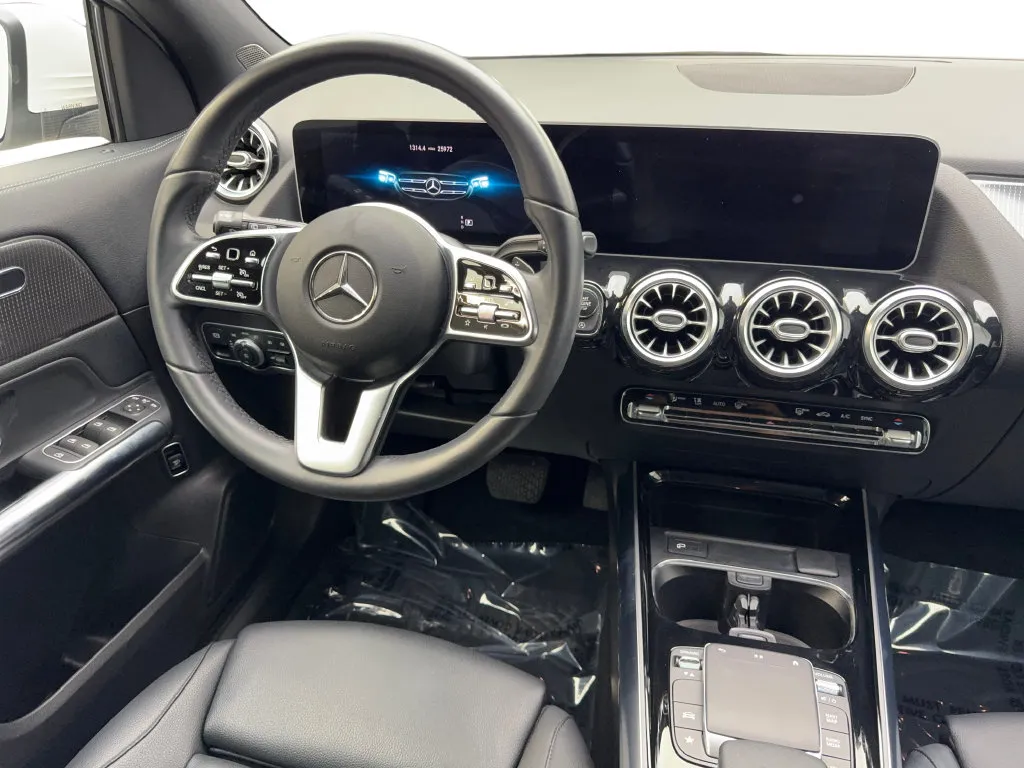 Mercedes-Benz GLA photo 51